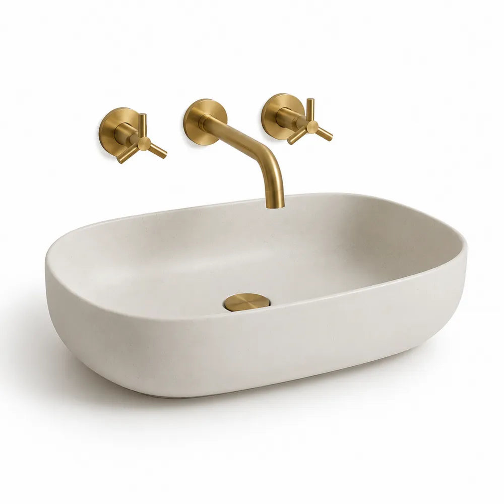 Aufsatzwaschbecken oval 55 x 35 x 15 cm mit 3-teiliger Wandarmatur Messing Gold Sanitärkeramik Weiß